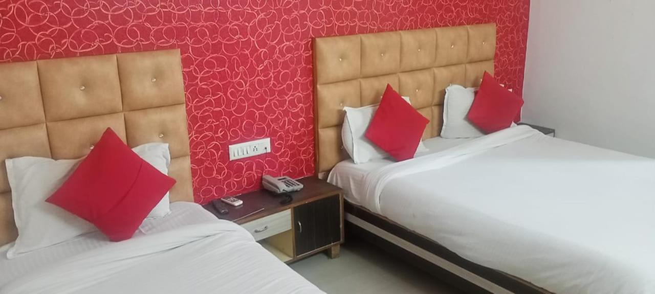 Hotel Anjali Palace Ahmedabad Buitenkant foto
